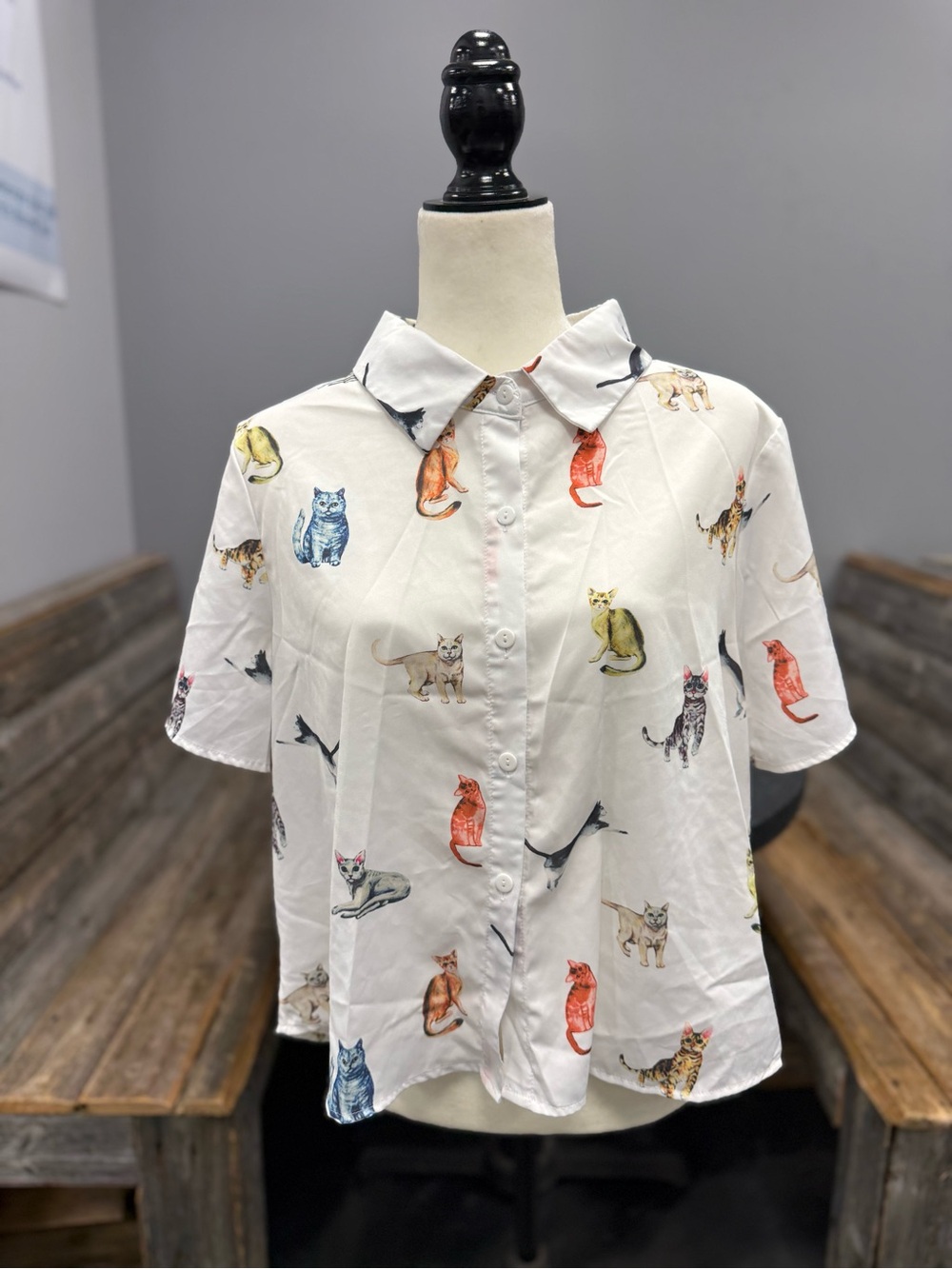SHEIN White Short-Sleeve Button-Up Shirt with Colorful Cat Print